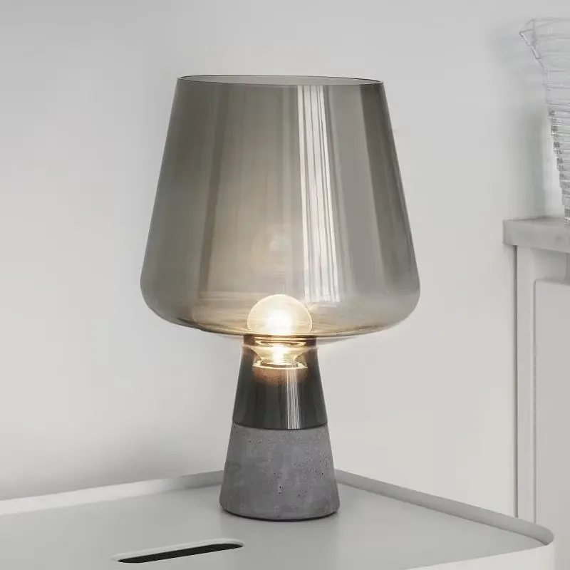 Solar Lamp - Lampada da Tavolo in Cemento dal