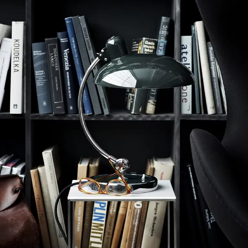 Lampada a LED in ferro battuto - Solar Lamp recensione e prezzo